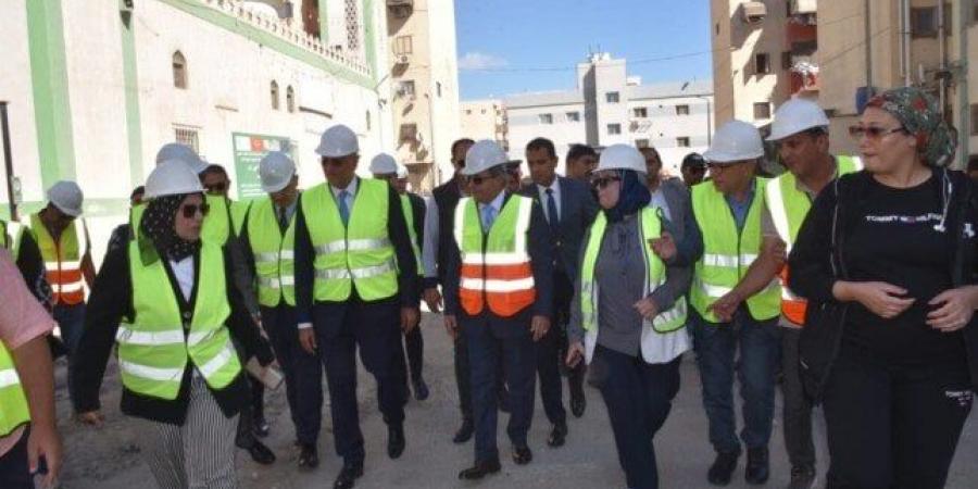 محافظ بورسعيد ورئيس جهاز تنمية المشروعات يتفقدان إحلال وتجديد شبكات الصرف الصحي بمنطقة الإسراء - ترند نيوز