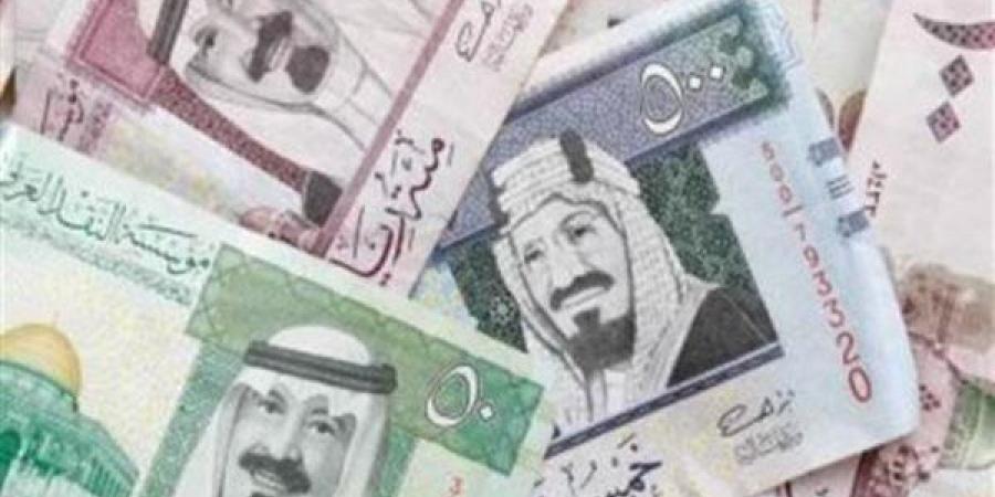 سعر الريال السعودي والدرهم الإماراتي والدينار الكويتي بالبنوك.. اليوم - ترند نيوز