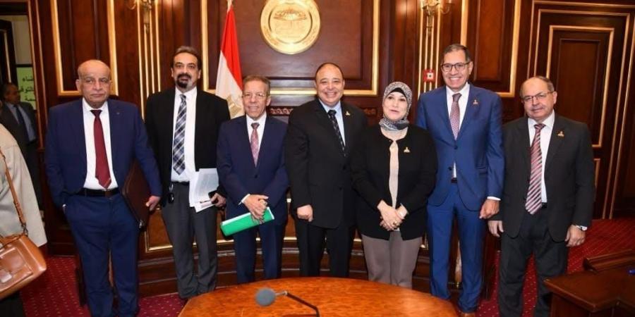 عبدالغفار: قانون تنظيم المسئولية الطبية يضمن حقوق الفريق الصحي ويوفر بيئة عمل جاذبة - ترند نيوز