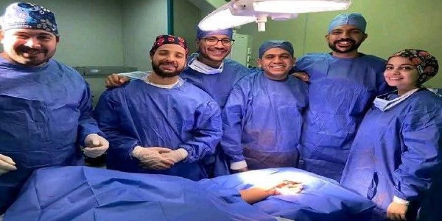 رئيس جامعة القاهرة يشيد بالإنجاز الطبي لوحدة جراحة التجميل بمستشفي قصر العيني - ترند نيوز