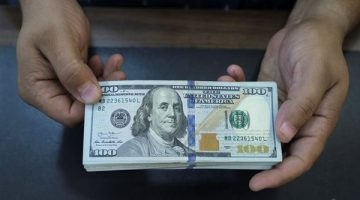 سعر الدولار يسجل تحرك جديد قبل ساعات من السنة الجديدة “سجل هبوطًا بـ 9 بنوك أمس”